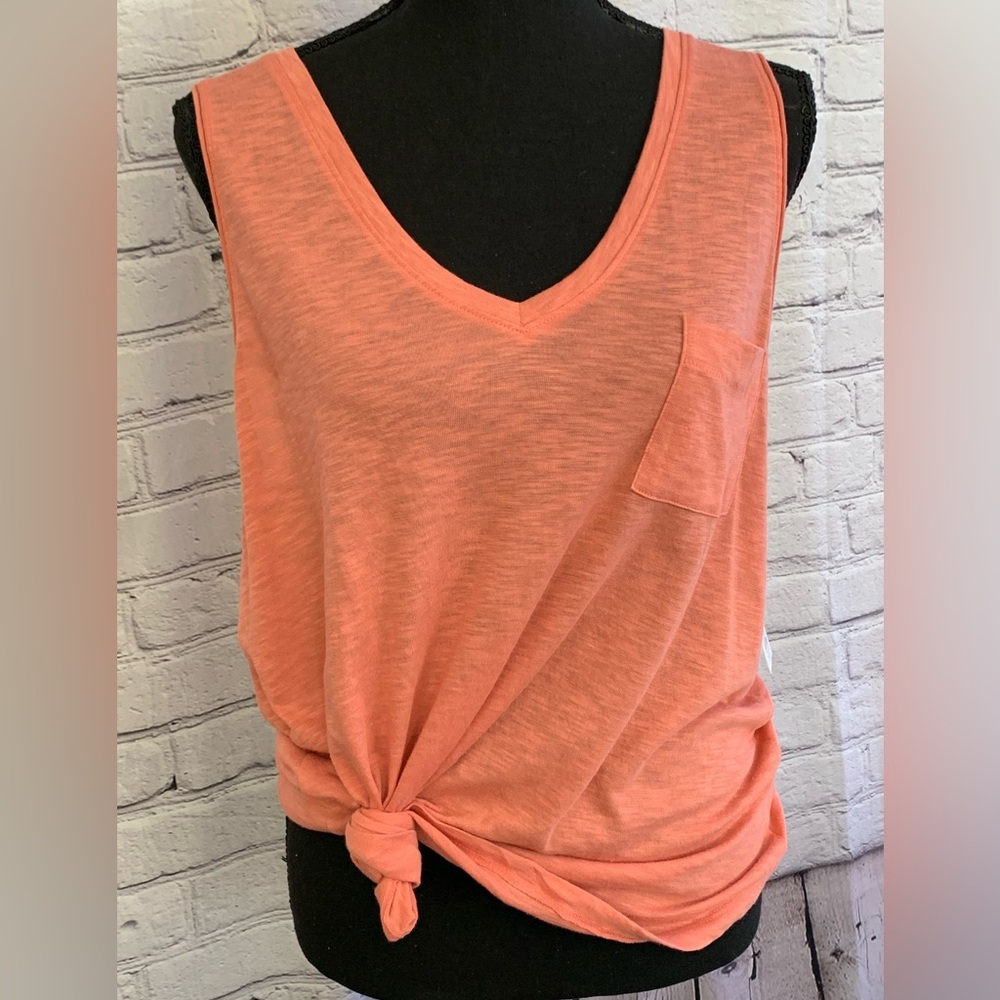 NWT SO V-Neck Pocket Tank Size L Ceramic Rose